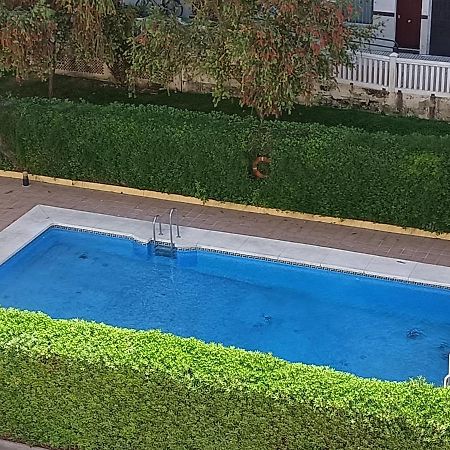 פואנגירולה Suites Center Recinto Ferial מראה חיצוני תמונה