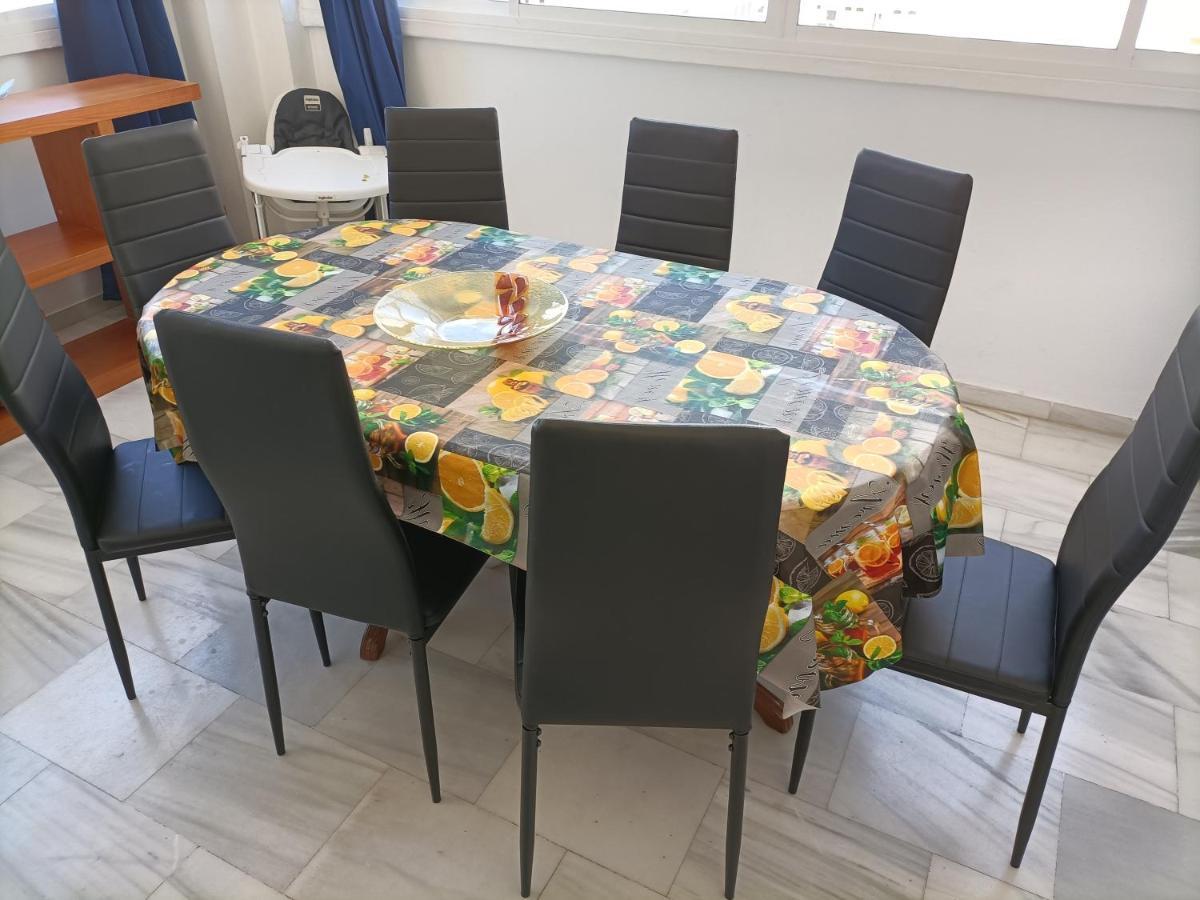 פואנגירולה Suites Center Recinto Ferial מראה חיצוני תמונה