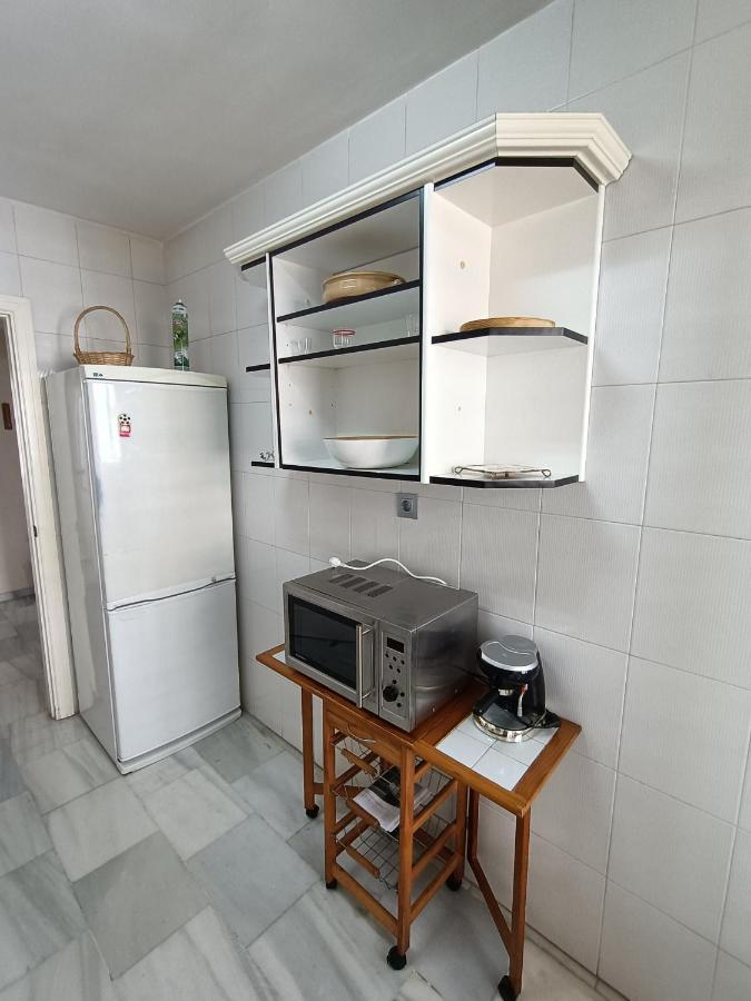 פואנגירולה Suites Center Recinto Ferial מראה חיצוני תמונה