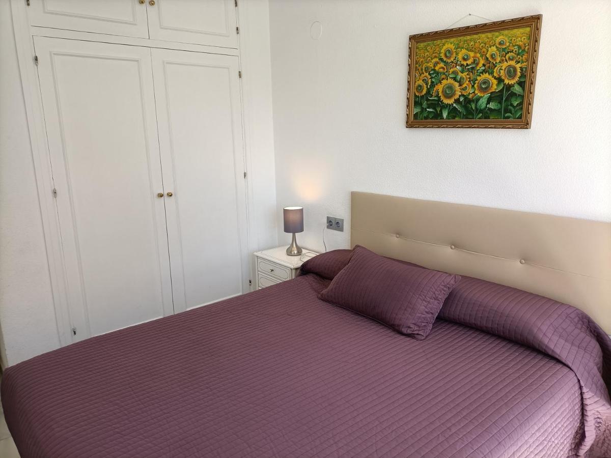 פואנגירולה Suites Center Recinto Ferial מראה חיצוני תמונה
