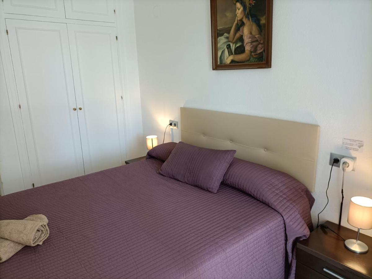 פואנגירולה Suites Center Recinto Ferial מראה חיצוני תמונה