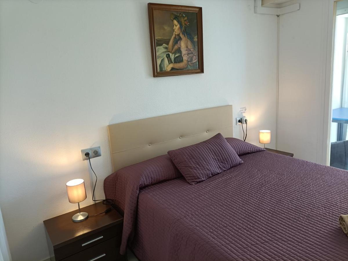 פואנגירולה Suites Center Recinto Ferial מראה חיצוני תמונה