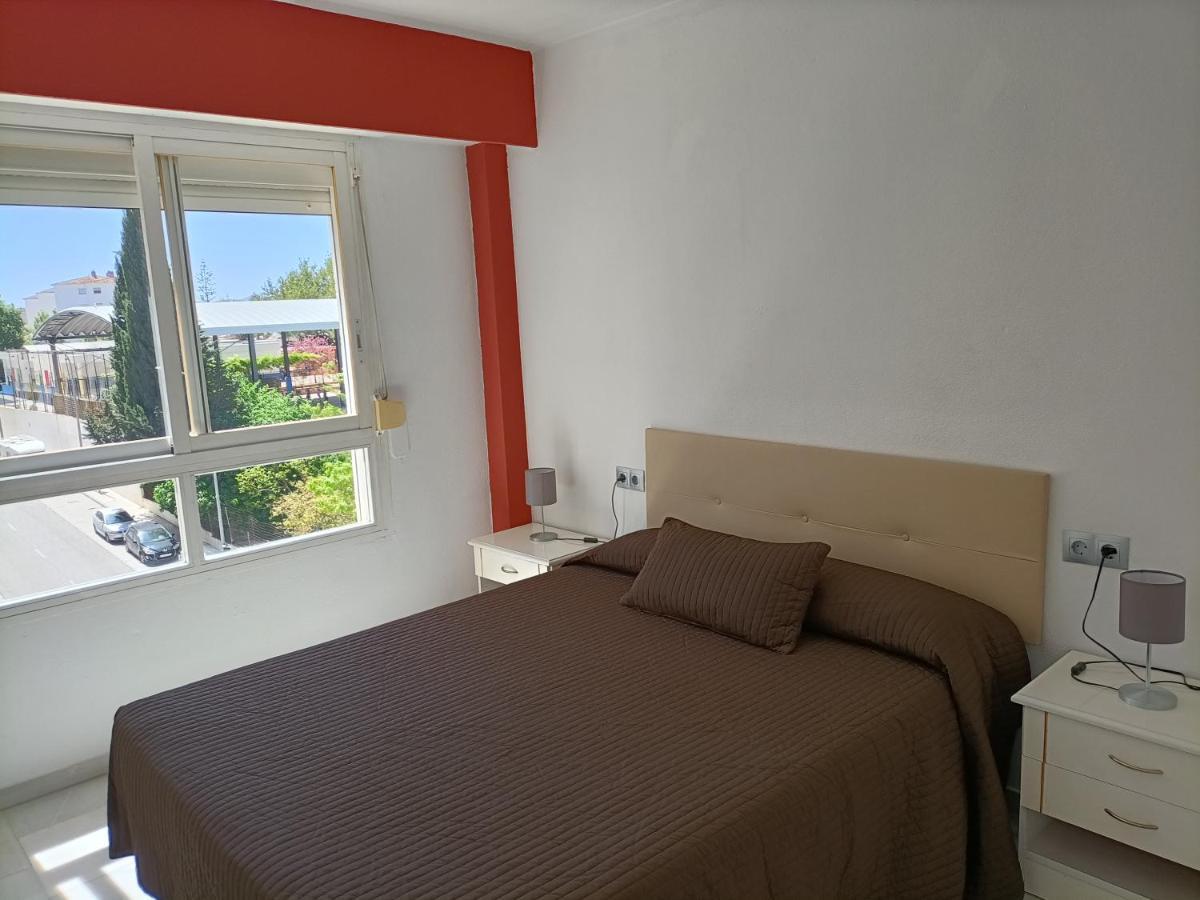 פואנגירולה Suites Center Recinto Ferial מראה חיצוני תמונה